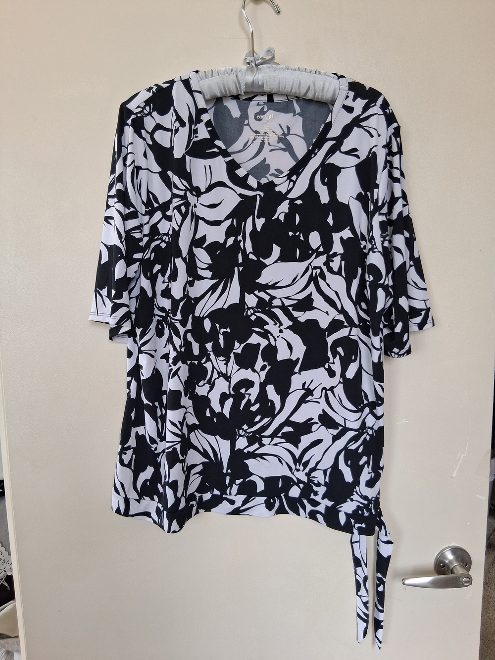 East 5th Black and White Floral V-Neck Side Tie Top